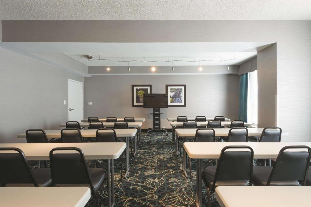 La Quinta Inn & Suites by Wyndham Lynchburg at Liberty Univ.