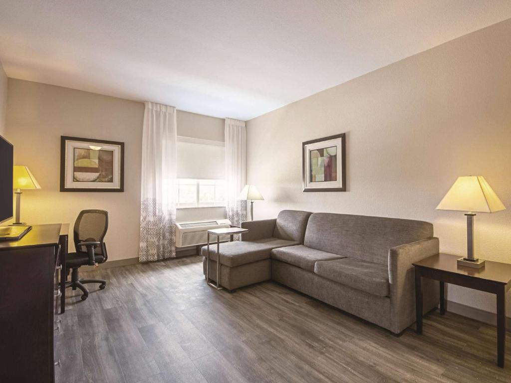 La Quinta Inn & Suites by Wyndham McKinney