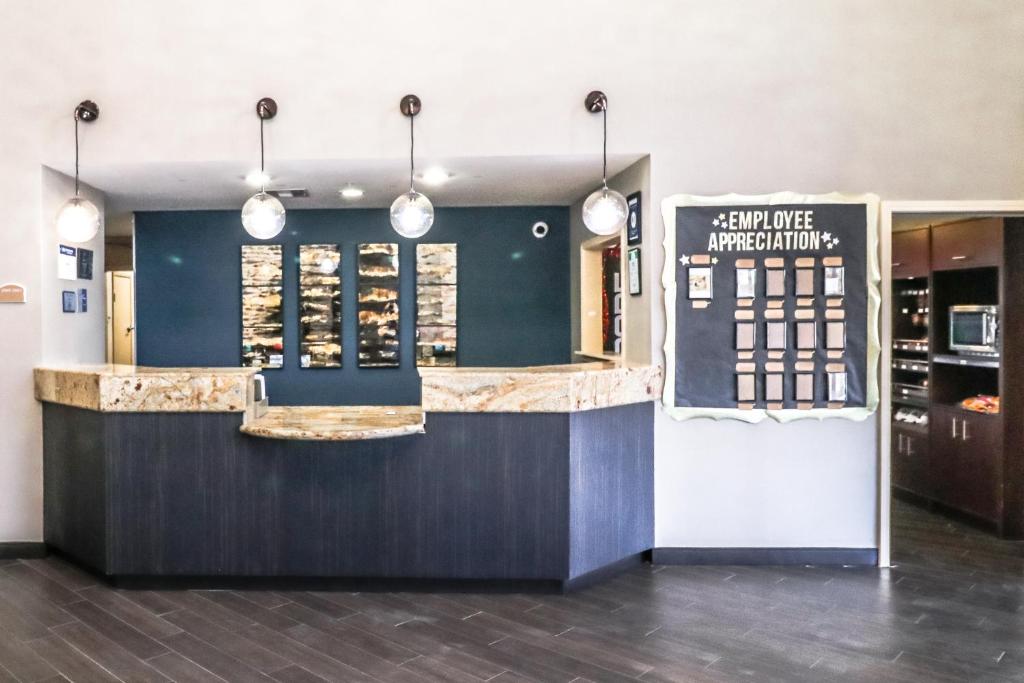 Best Western Plus North Las Vegas Inn & Suites