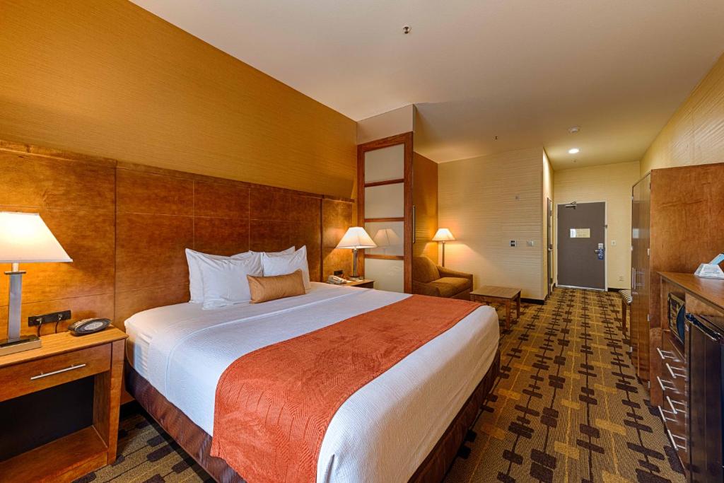 Best Western Plus Delta Inn & Suites