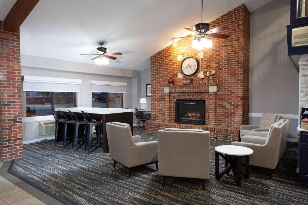 AmericInn by Wyndham Peoria