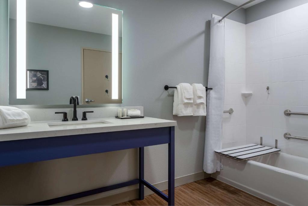 AmericInn by Wyndham San Angelo