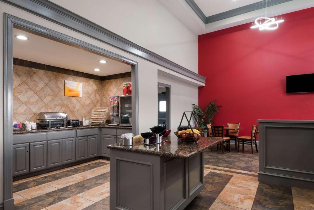 SureStay Plus Hotel by Best Western San Antonio North