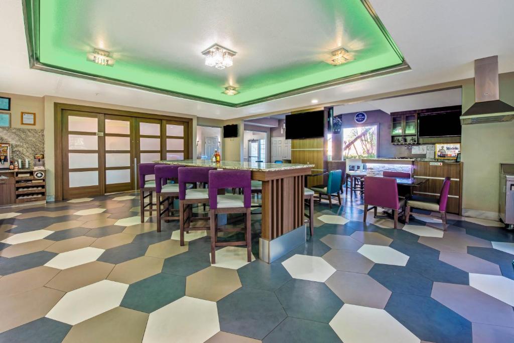 La Quinta Inn & Suites by Wyndham Kingwood Houston IAH Airpt
