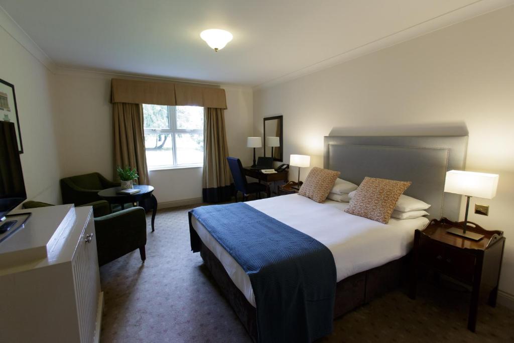 Mercure Farnham Bush Hotel