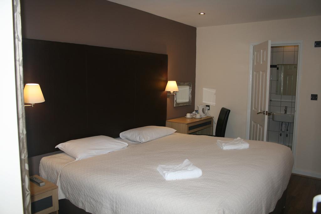 Gatwick Belmont Hotel