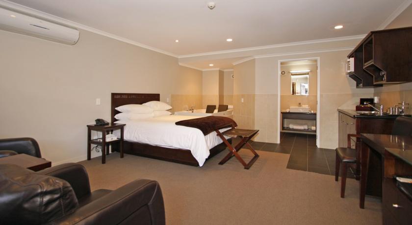 Aotea Motor Lodge - Direct