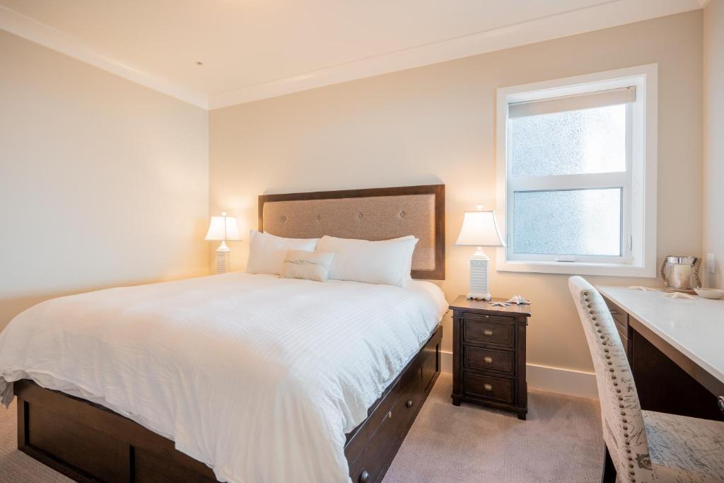 SookePoint Ocean Cottage Resort