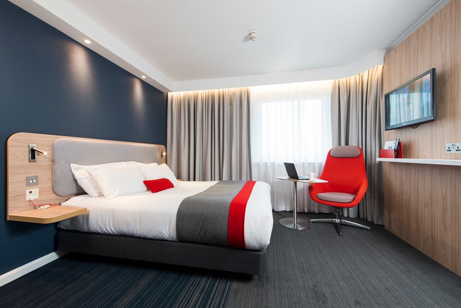 Holiday Inn Express Edinburgh City West (Formerly Holiday Inn Edinburgh City West)