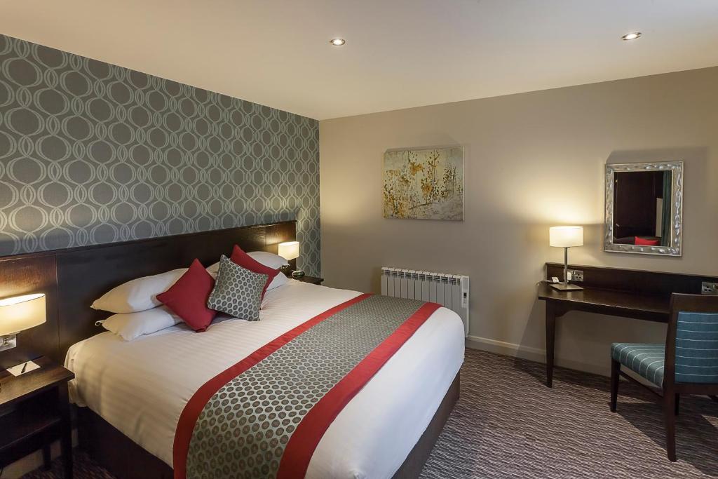 Best Western Plus Manchester Airport Wilmslow Pinewood Hotel