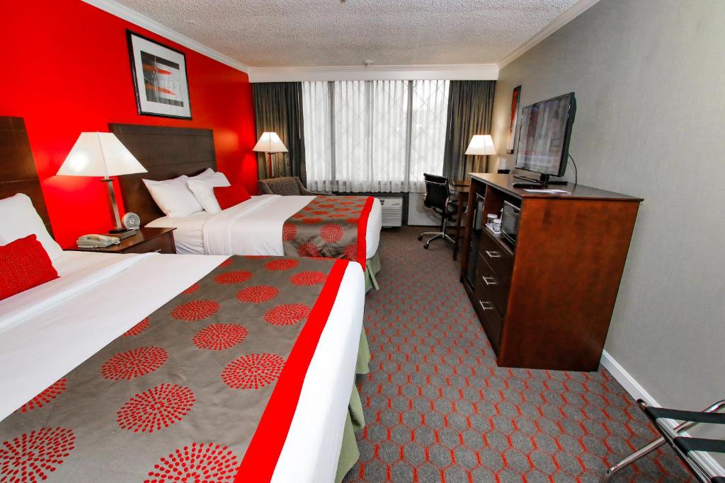 Ramada by Wyndham Lewiston Hotel & Conference Center