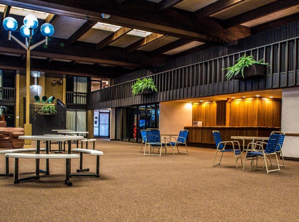 Ramada by Wyndham Alpena Hotel & Conference Center
