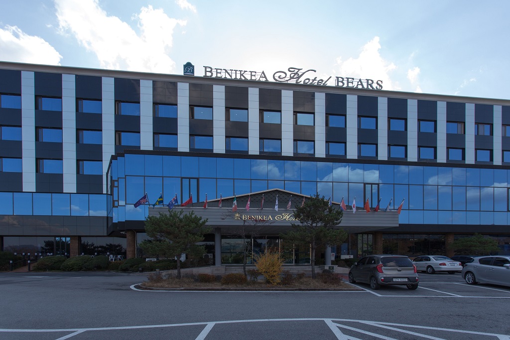 ORA HOTEL BEARS