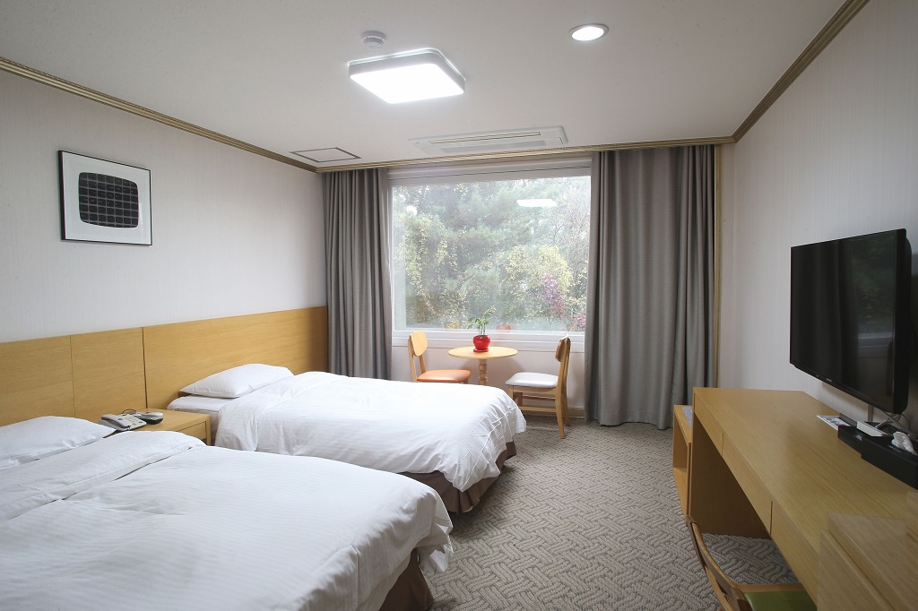ORA HOTEL BEARS
