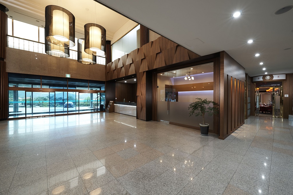 ORA HOTEL BEARS