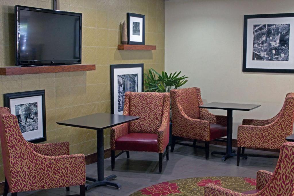 Hampton Inn Norfolk/Chesapeake (Greenbrier Area)