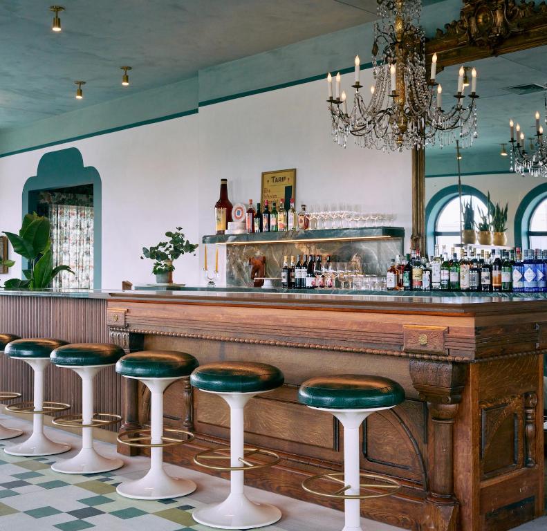 Hotel Genevieve