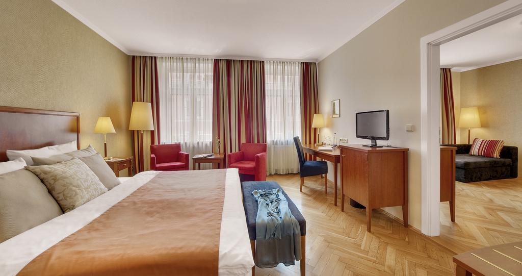 Alpen Hotel Munich