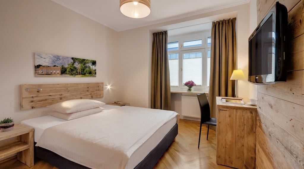 Alpen Hotel Munich