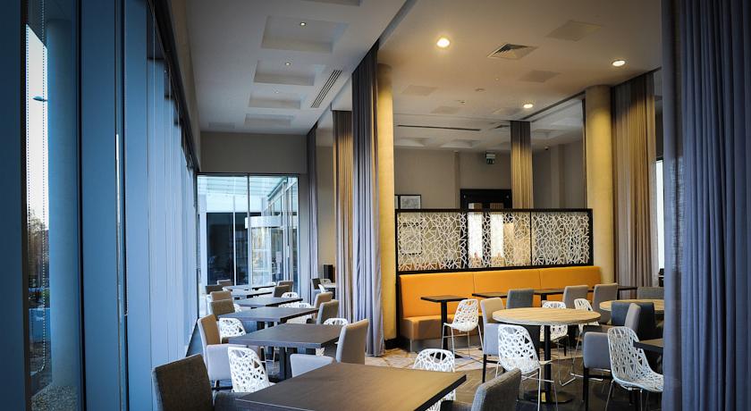 Heston Hyde Hotel