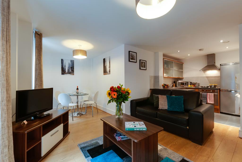 Base Serviced Apartments - Cumberland Apartments