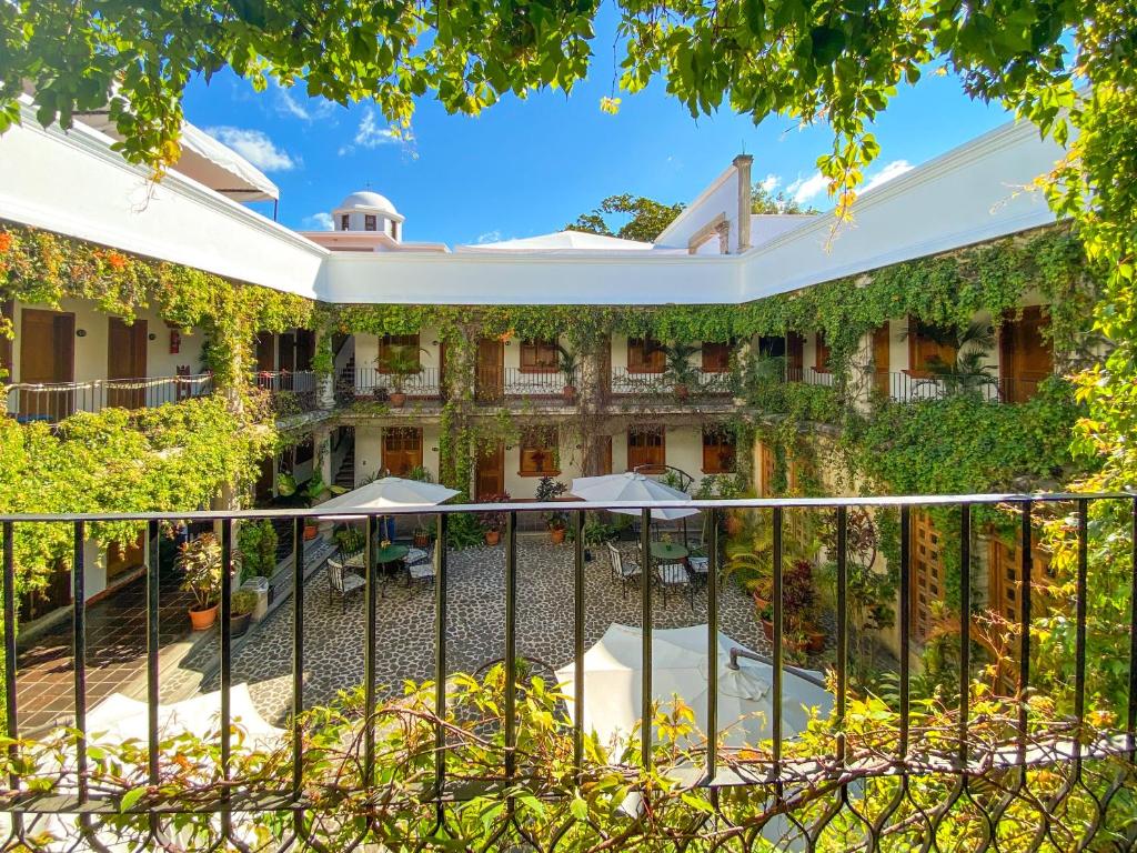 El Carmen Suites