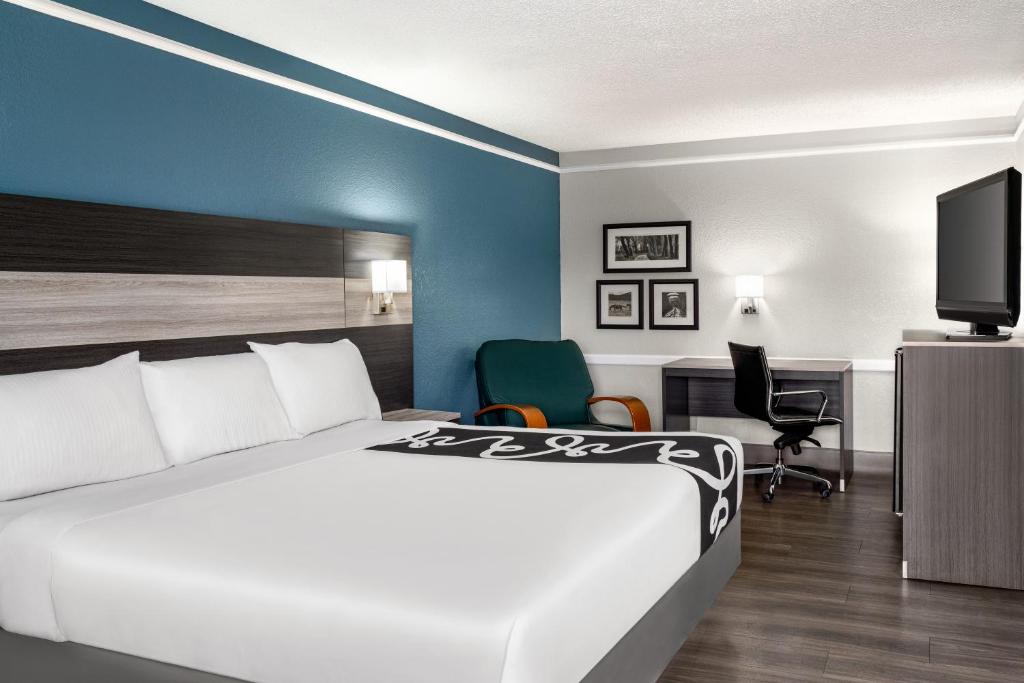 La Quinta Inn by Wyndham Victoria