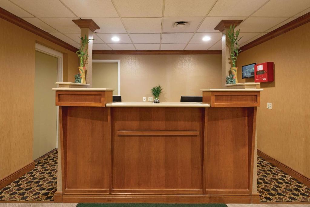 La Quinta Inn by Wyndham Buffalo Airport