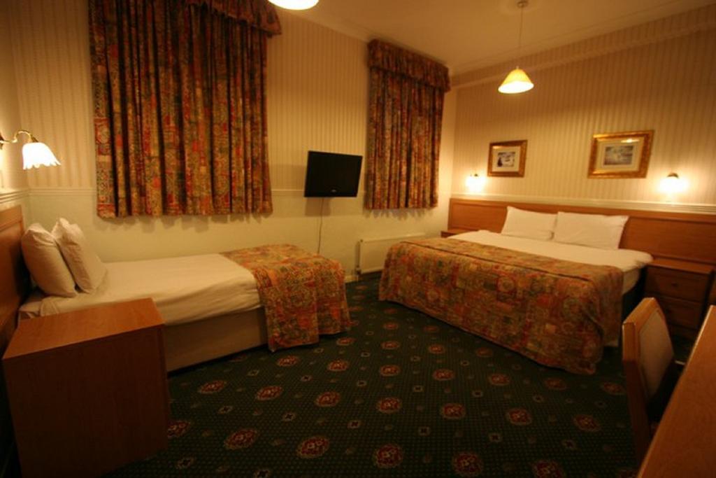 Grange Moor Hotel