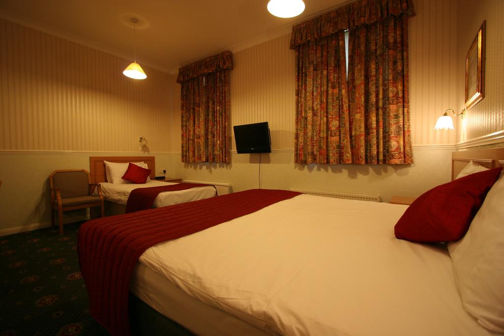 Grange Moor Hotel