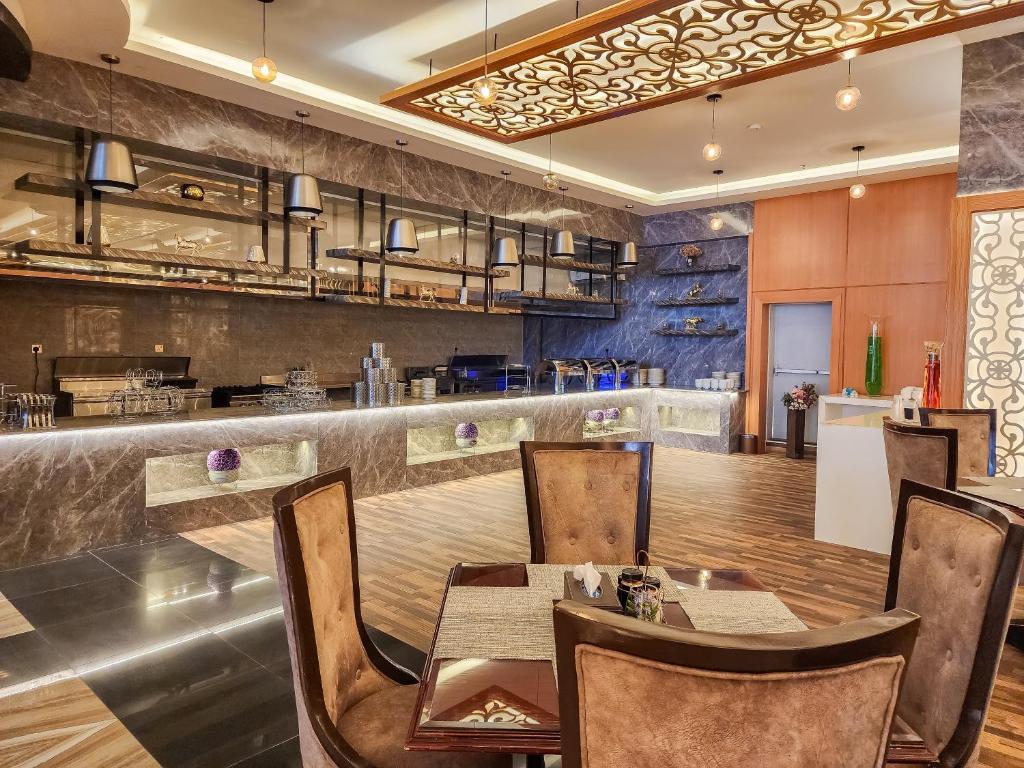 Holiday Al Khaleej Hotel