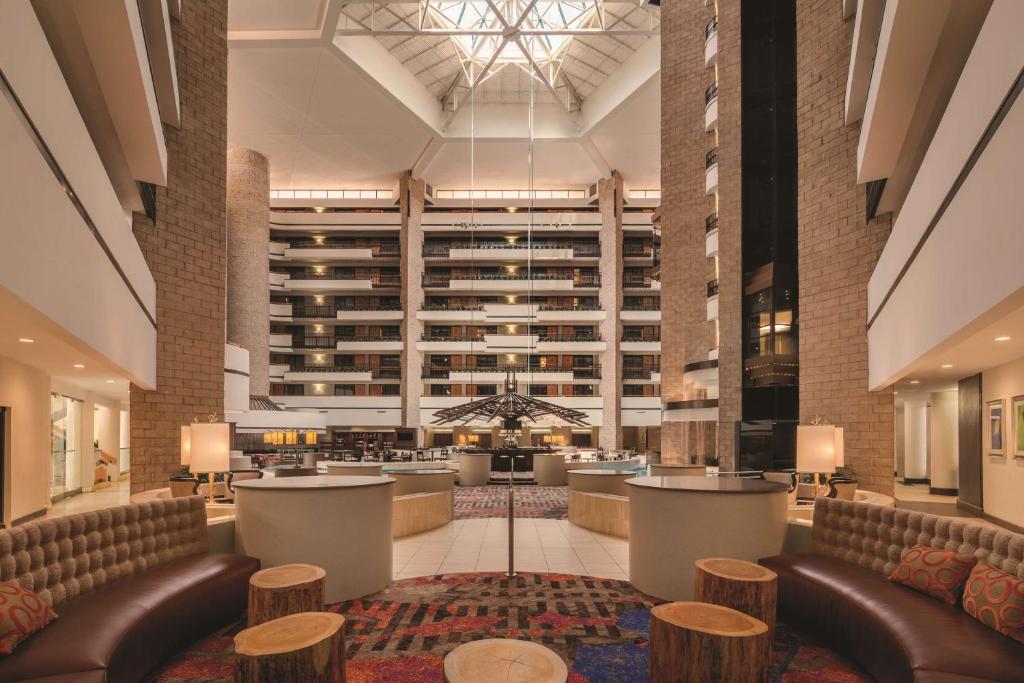 Embassy Suites by Hilton Orlando International Drive Icon Park