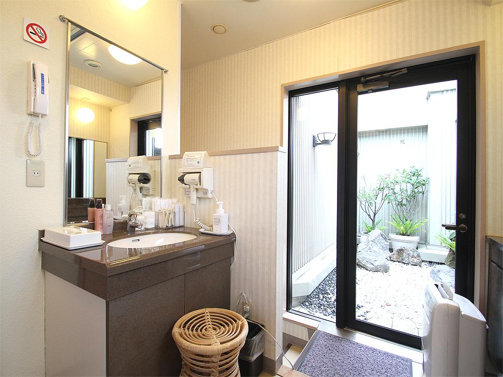 Route-Inn Naha Asahibashi Eki Higashi