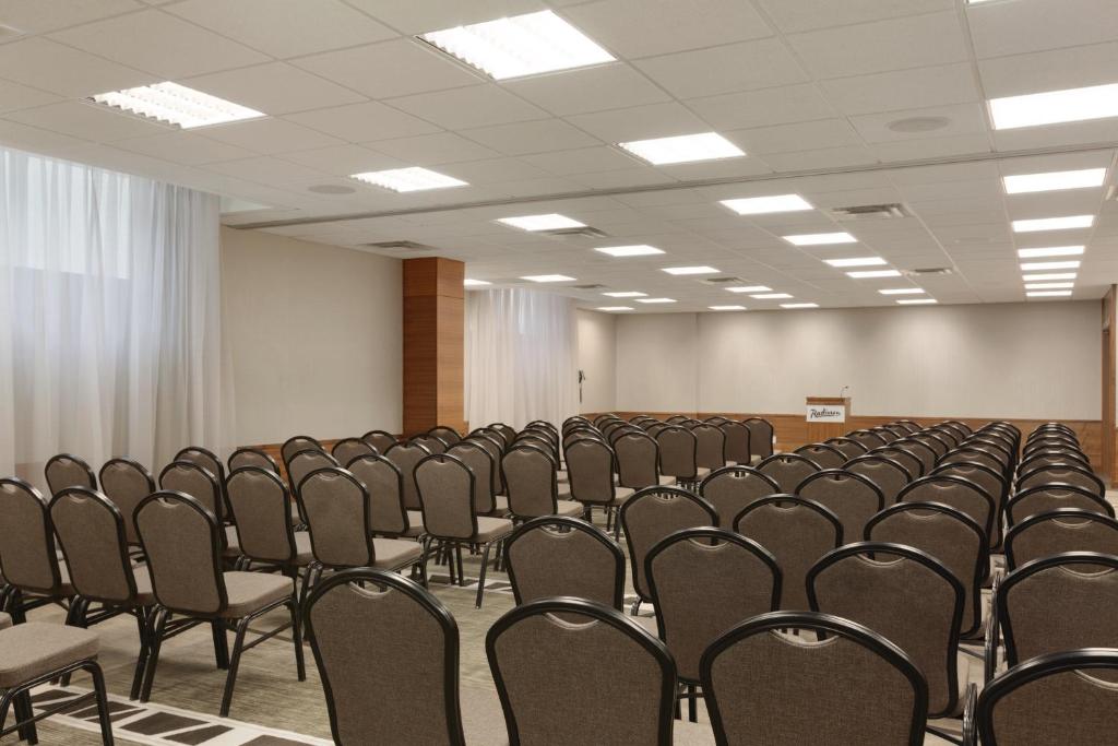 Radisson Hotel Conference Center Calgary Airport