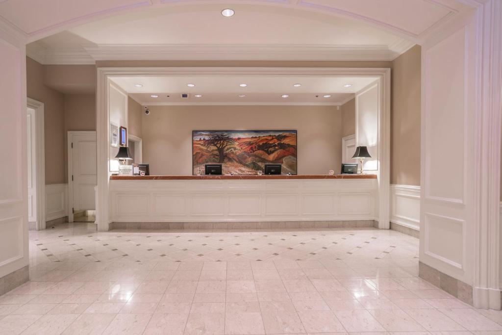 La Grande Residence Vancouver at The Sutton Place Hotel