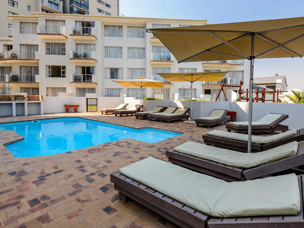 Table View Villas