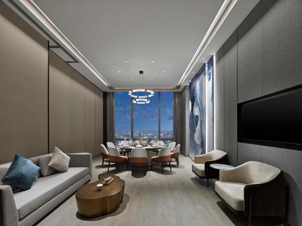 Hilton Zhuji