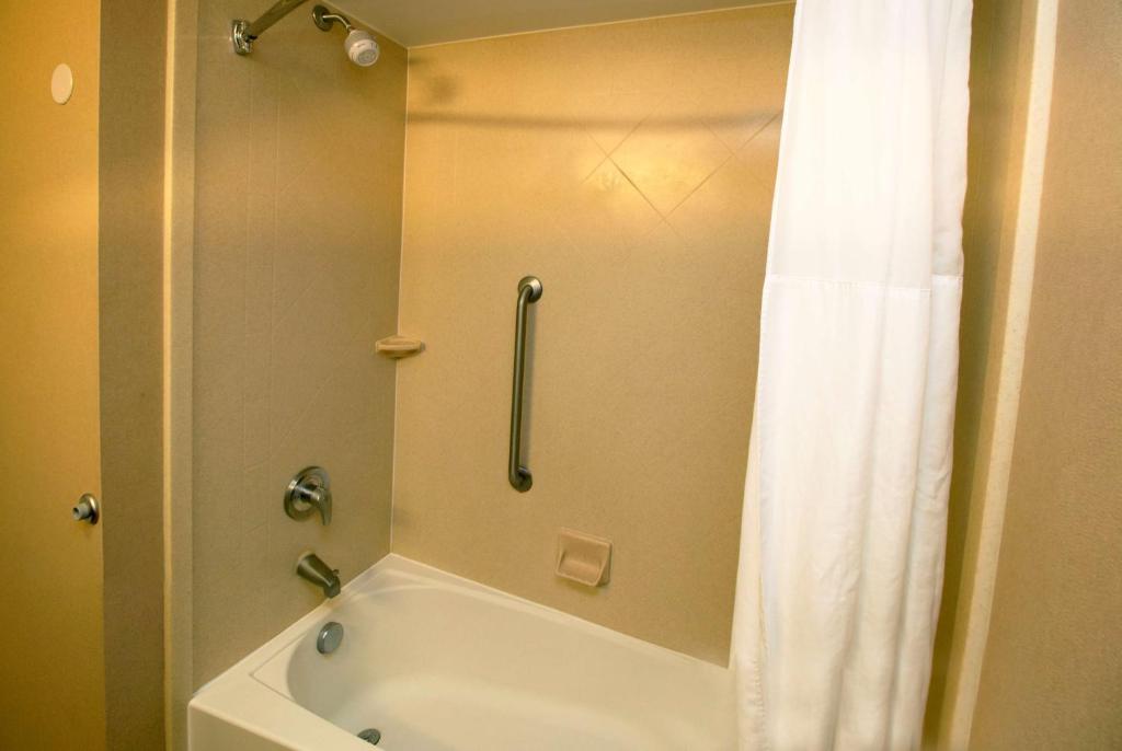 Hampton Inn & Suites Chesapeake-Battlefield Blvd.