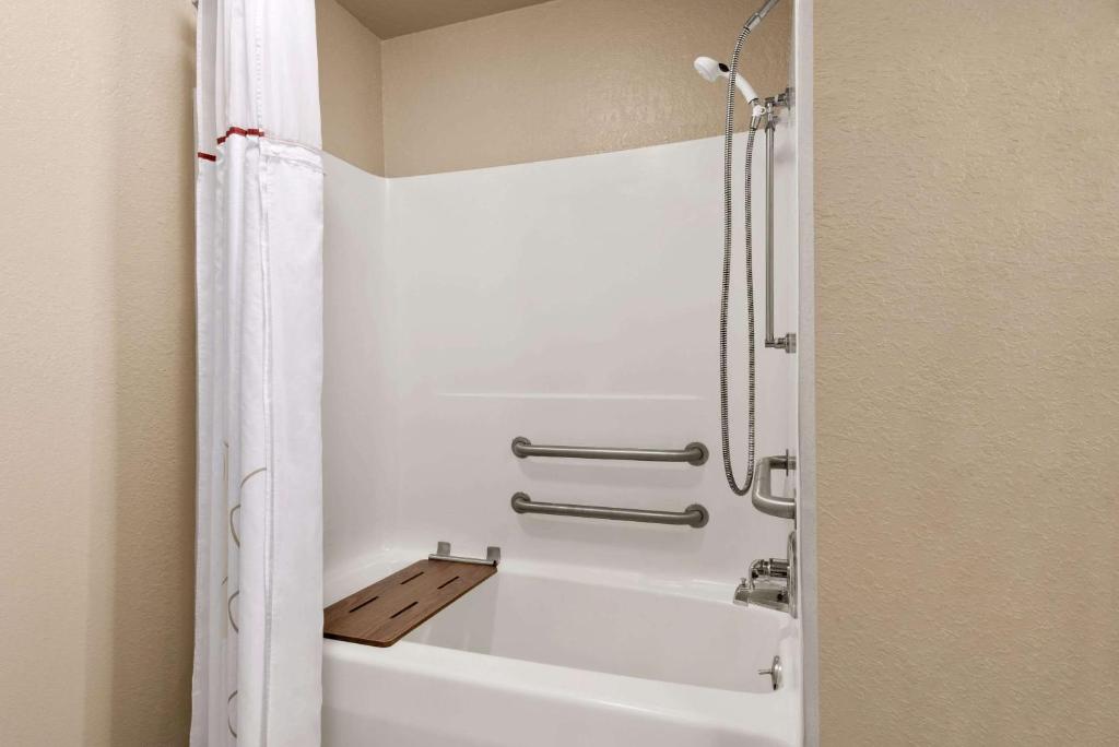 Hawthorn Suites by Wyndham Decatur