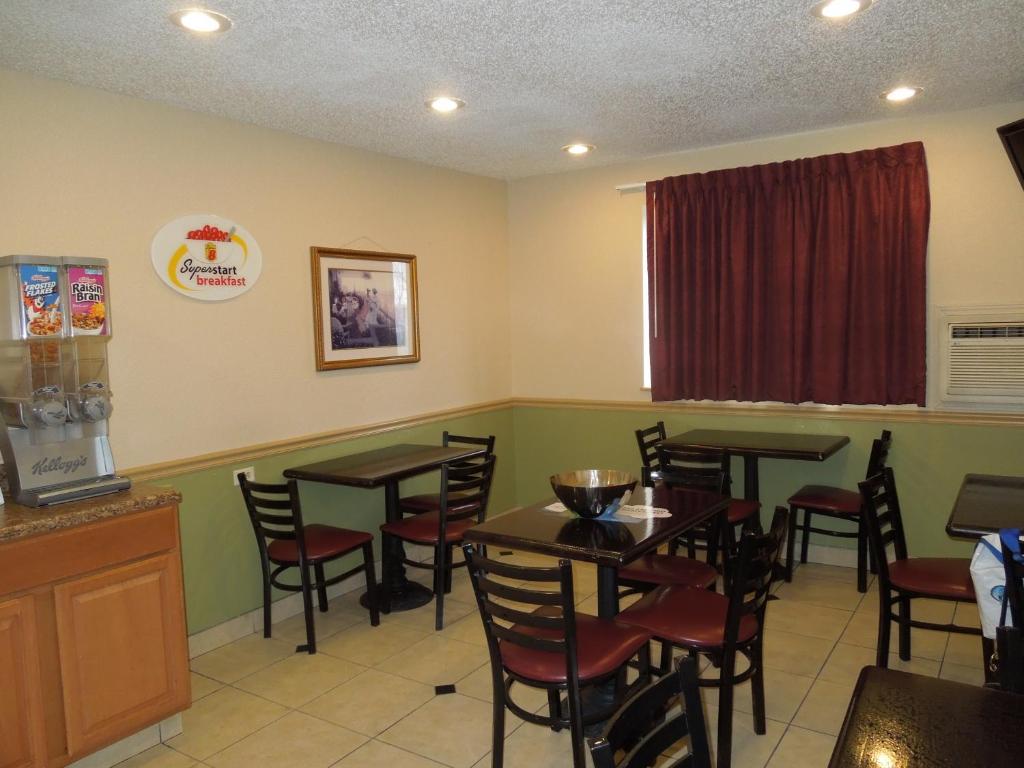 Super 8 by Wyndham Harrisonburg