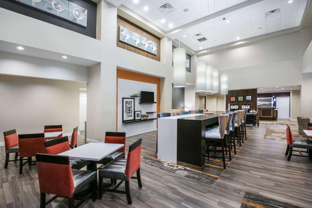 Hampton Inn & Suites San Antonio Brooks City Base