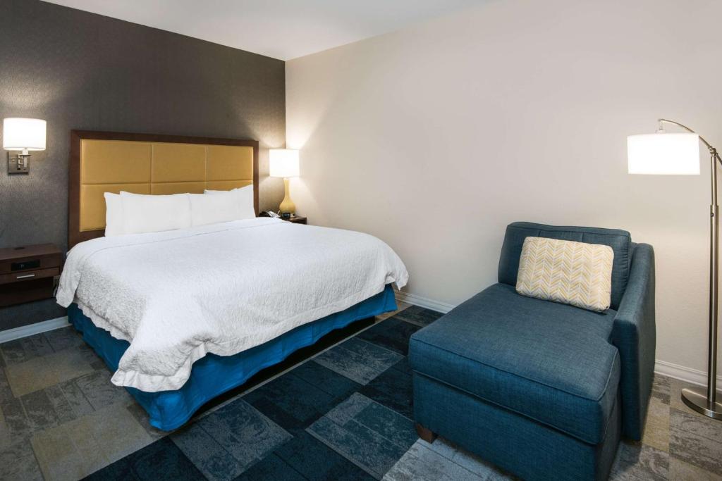 Hampton Inn & Suites San Antonio Brooks City Base