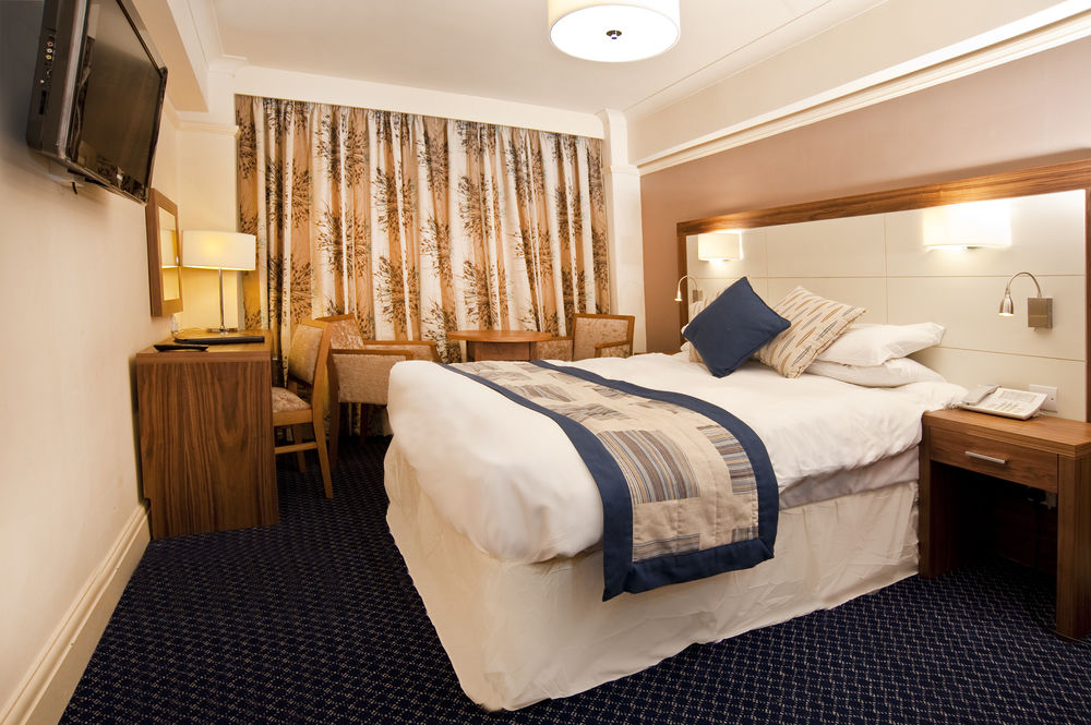 Riverside Hotel