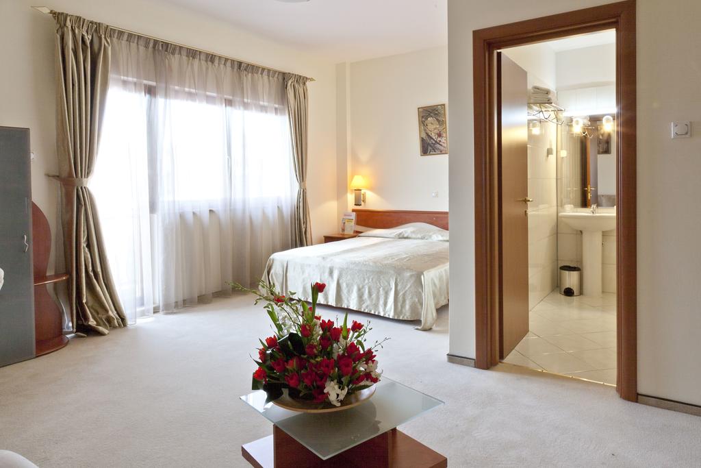 Euro Hotels International Triumf