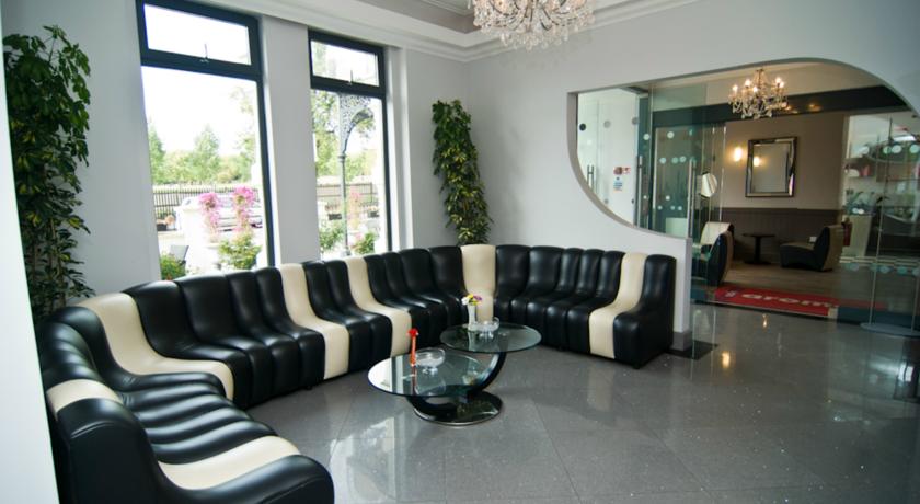 The London Pembury Hotel