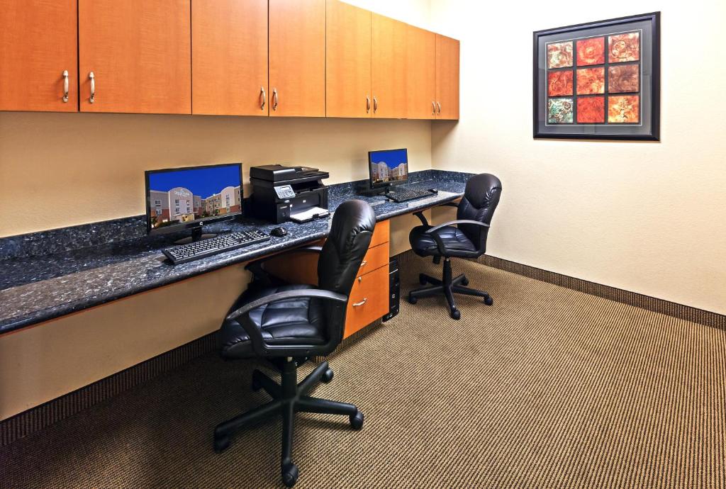 CANDLEWOOD SUITES PEARLAND