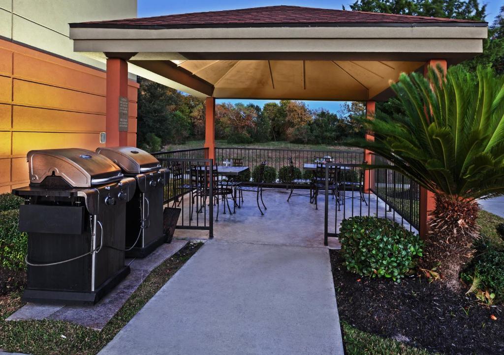 CANDLEWOOD SUITES PEARLAND