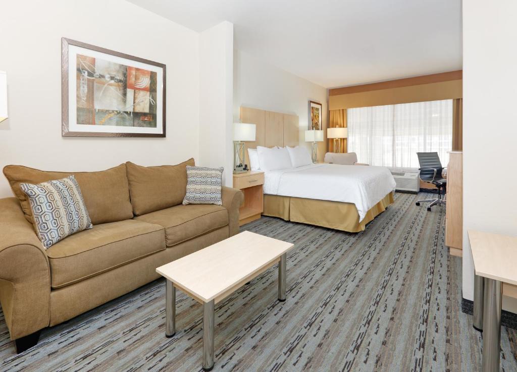 HOLIDAY INN EXPRESS & SUITES SAN ANTONIO - BROOKS CITY BASE
