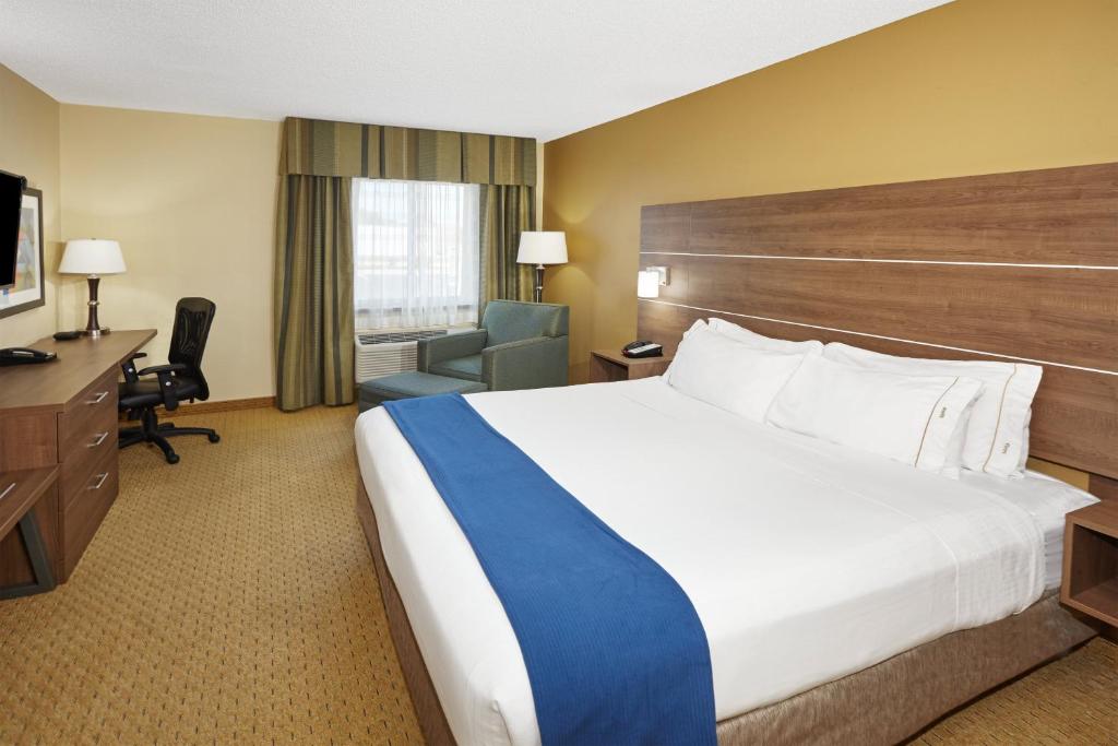 Holiday Inn Express Sheboygan-Kohler (I-43)