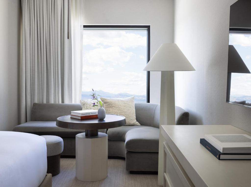 KIMPTON CLARET HOTEL
